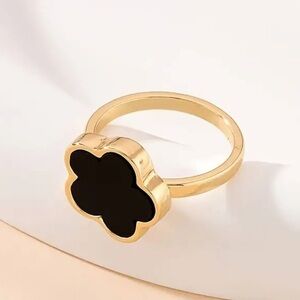 Trendy Chic Black Clover Flower Casual Ring/ Everyday Wear